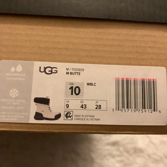 Ugg Butte Boots - Picture 10 of 11